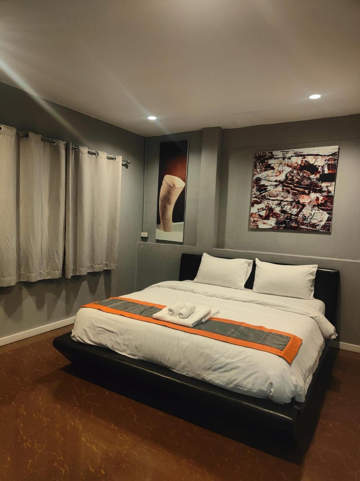Del Mar Rooms Pattaya Exteriör bild