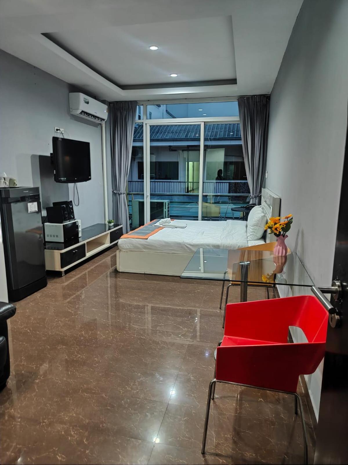 Del Mar Rooms Pattaya Exteriör bild