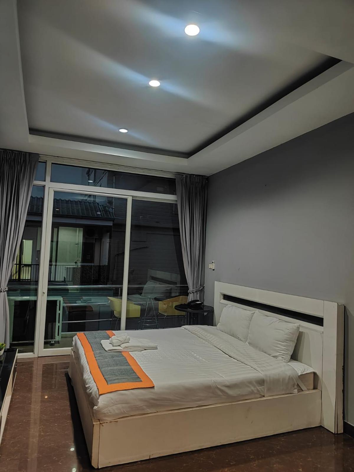 Del Mar Rooms Pattaya Exteriör bild