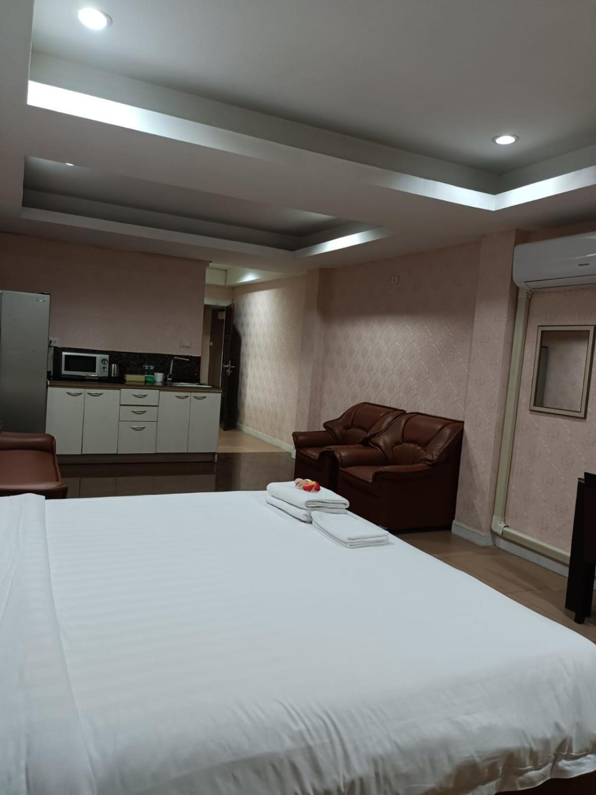 Del Mar Rooms Pattaya Exteriör bild